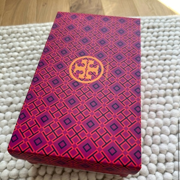 Tory Burch Val Patent Flat Sandal Ivory/Gold Size 7 - Picture 6 of 6